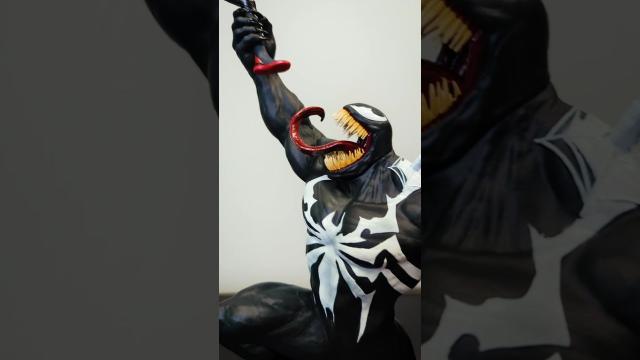 The Venom statue from Marvel's Spider-Man 2 Collector's Edition is AWESOME