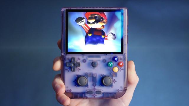 Gamecube, but in a Game Boy form factor [RG405v]